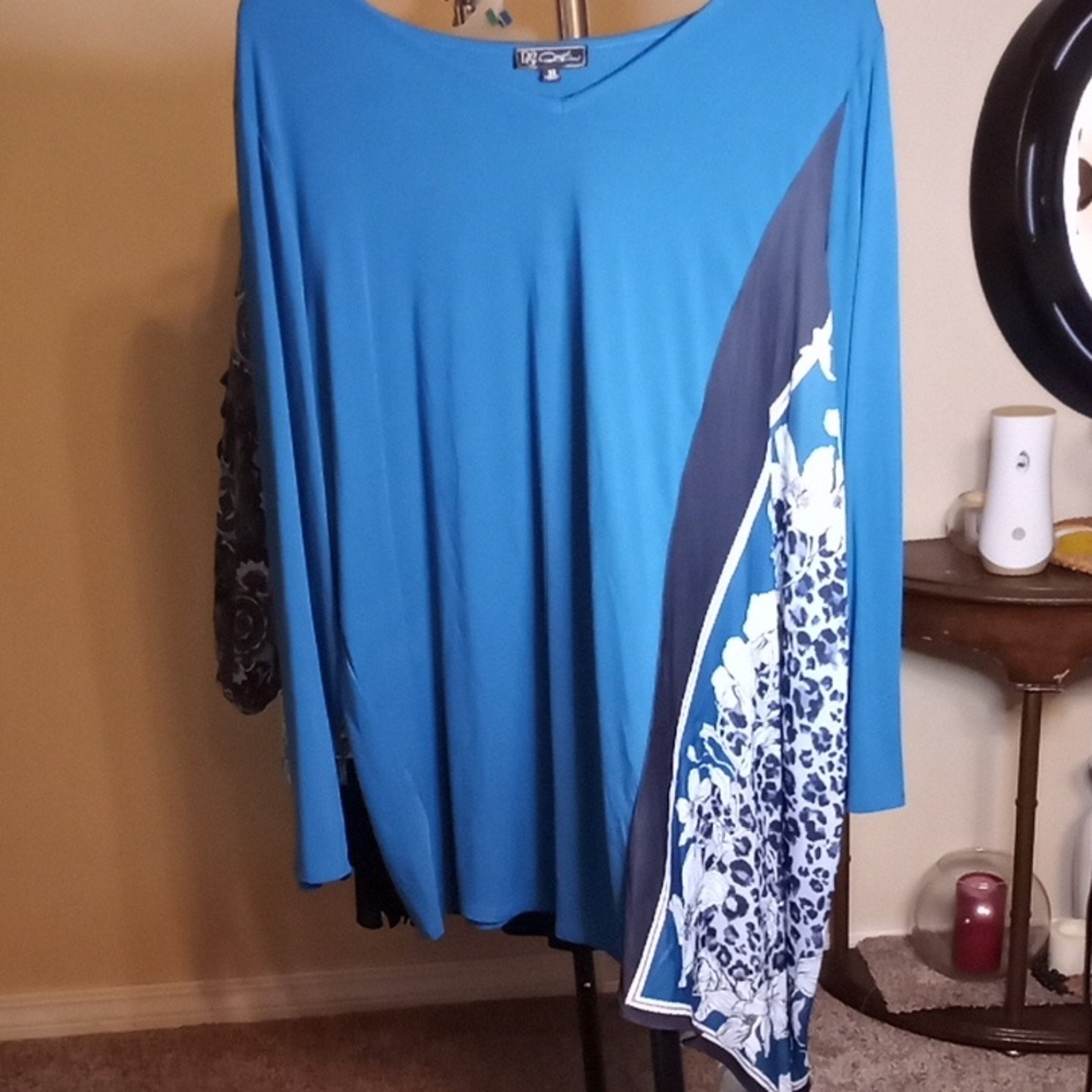 Diane Gilman Blue Tunic with Black and White Accents